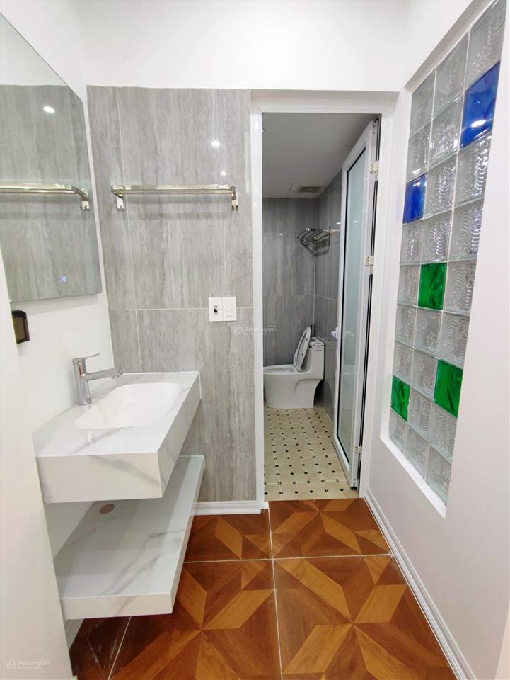 Bán nhà đống đa  6 tầng thang máy, oto đỗ cửa 10m ra phố, 2 thoáng trước sau vĩnh viễn ở cực sướng
