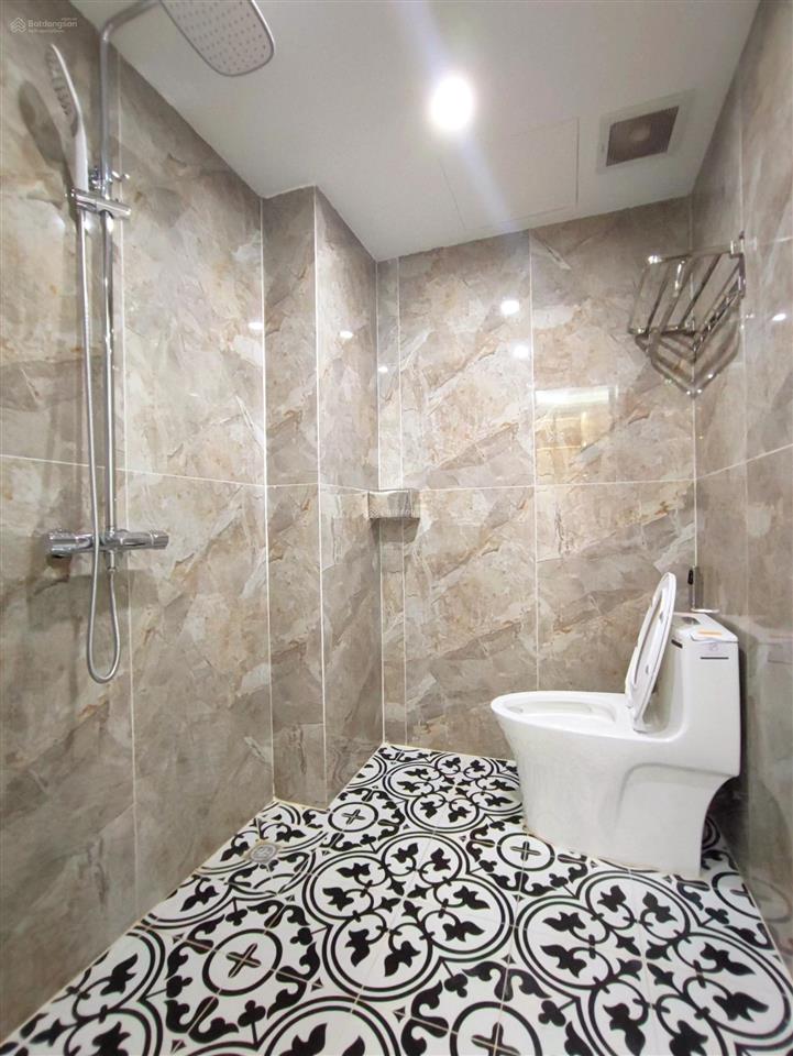 Bán nhà đống đa  6 tầng thang máy, oto đỗ cửa 10m ra phố, 2 thoáng trước sau vĩnh viễn ở cực sướng