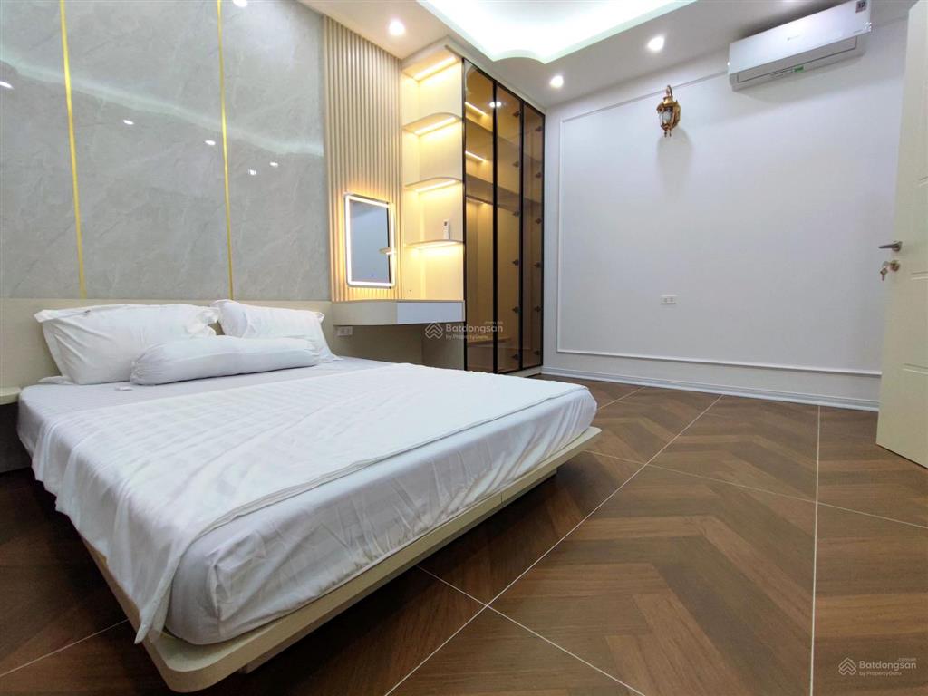 Bán nhà đống đa  6 tầng thang máy, oto đỗ cửa 10m ra phố, 2 thoáng trước sau vĩnh viễn ở cực sướng