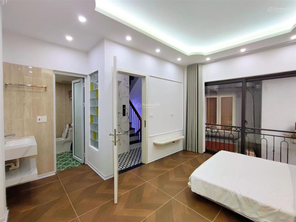 Bán nhà đống đa  6 tầng thang máy, oto đỗ cửa 10m ra phố, 2 thoáng trước sau vĩnh viễn ở cực sướng
