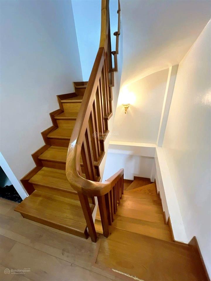 Bán nhà thanh xuân  ngõ thông oto qua nhà. dt 34m2  mt 3.5m x 6 tầng thang máy dọn về ở ngay.