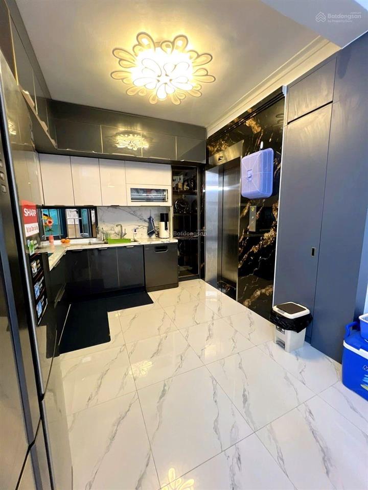 Bán nhà thanh xuân  ngõ thông oto qua nhà. dt 34m2  mt 3.5m x 6 tầng thang máy dọn về ở ngay.