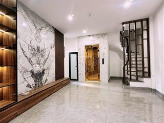 Bán nhà khu vực lò đúc, lô góc  gần phố, bãi gửi oto. dt 42m2  mt 4m x 5 tầng thang máy nhập khẩu