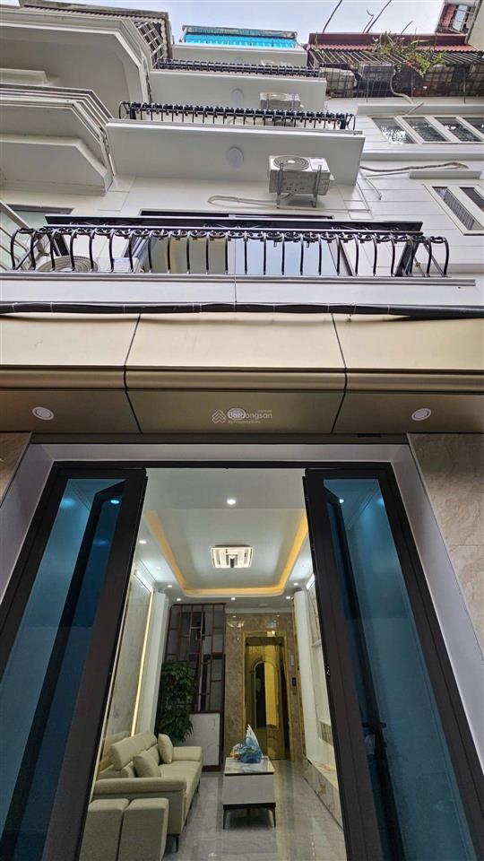 Bán nhà đẹp phố hoàng văn thái, diện tích 38m2  mặt tiền 3.6m x 5 tầng thang máy dọn về ở ngay.