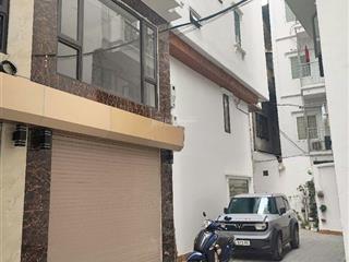 Nhà đẹp đống đa, gara oto  thang máy  20m ra phố oto tránh  nói không với quy hoạch.