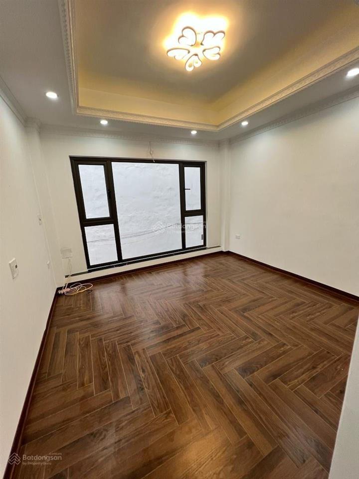 Nhà đẹp đống đa, gara oto  thang máy  20m ra phố oto tránh  nói không với quy hoạch.