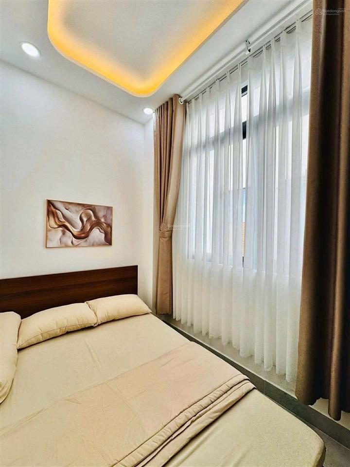 Bán nhà giá ngộp 2,98 tỷ/70m2  nguyễn cửu vân  ô tô trong nhà , đang cho thuê 19tr, sổ riêng