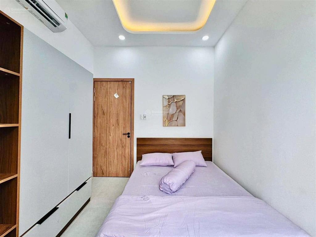 Bán nhà giá ngộp 2,98 tỷ/70m2  nguyễn cửu vân  ô tô trong nhà , đang cho thuê 19tr, sổ riêng