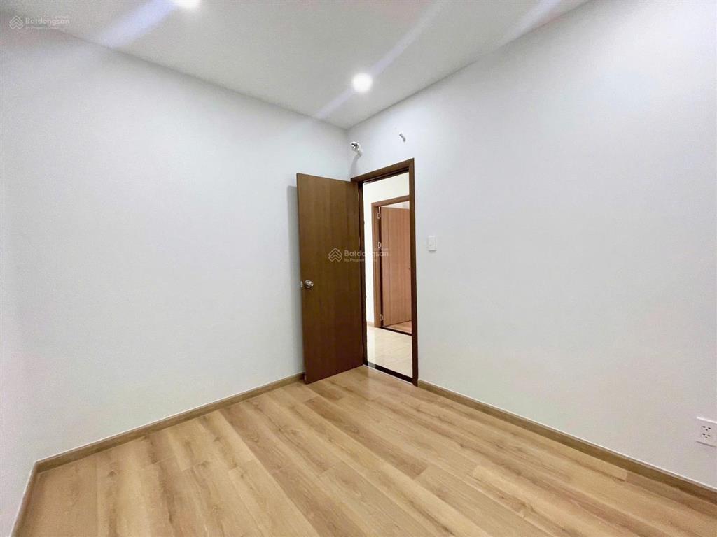 Cho thuê căn hộ bcons garden, tầng 21 view hồ bơi giá 5 triệu