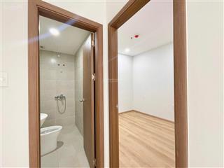 Cho thuê căn hộ bcons garden, tầng 21 view hồ bơi giá 5,5 triệu