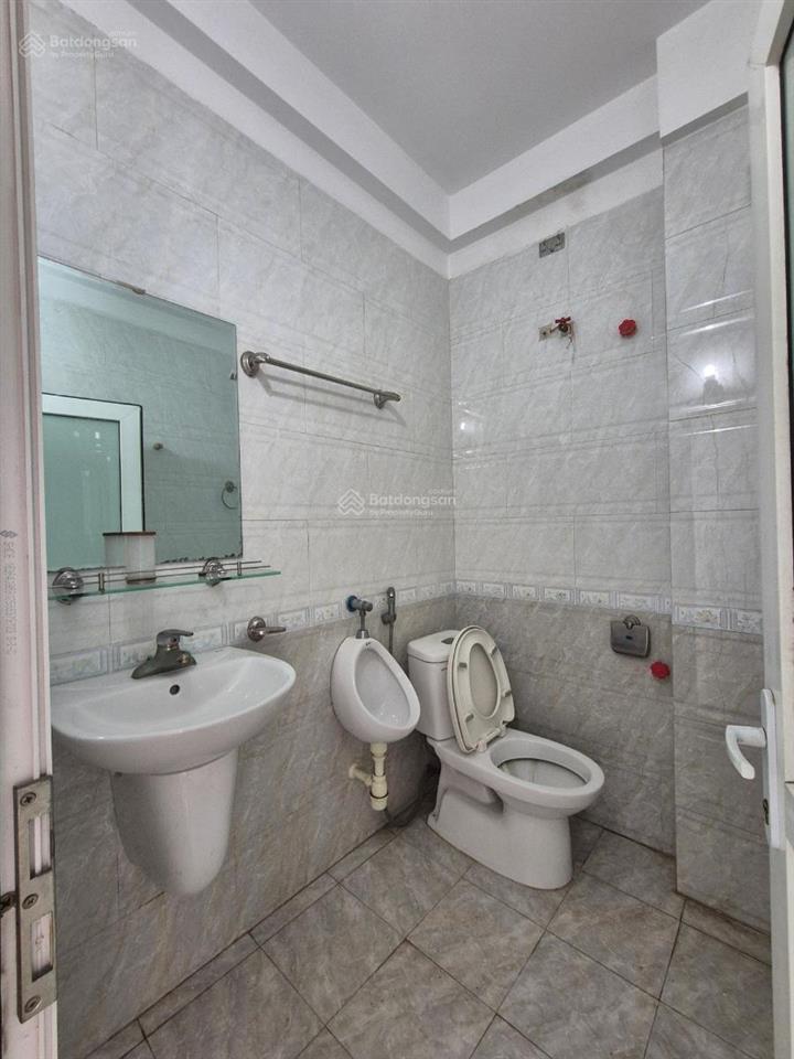 Cần bán căn nhà phố hồng mai 30m ôtô đỗ vừa ở vừa kinh doanh giá 6tỷ. 1 căn duy nhất thị trường