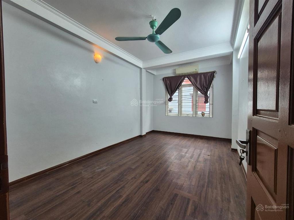 Cần bán căn nhà phố hồng mai 30m ôtô đỗ vừa ở vừa kinh doanh giá 6tỷ. 1 căn duy nhất thị trường