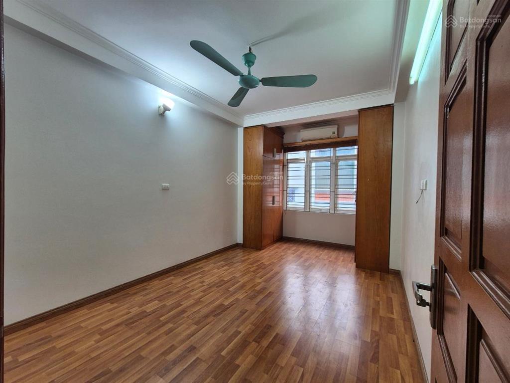 Cần bán căn nhà phố hồng mai 30m ôtô đỗ vừa ở vừa kinh doanh giá 6tỷ. 1 căn duy nhất thị trường