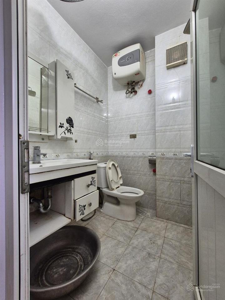 Cần bán căn nhà phố hồng mai 30m ôtô đỗ vừa ở vừa kinh doanh giá 6tỷ. 1 căn duy nhất thị trường