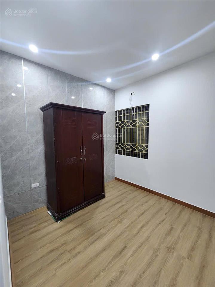 Võ thị sáu hai bà trưng căn góc 50m mt 4m nhà 5 tầng ngõ rộng có sân để xe. ôtô cách nhà 10m.
