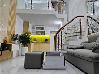 Siêu hiếm nhà đẹp 2 thoáng 5 tầng mặt tiền đẹp ôtô đỗ,3 ngủ giá chỉ có 6,3tỷ quận hai bà trưng