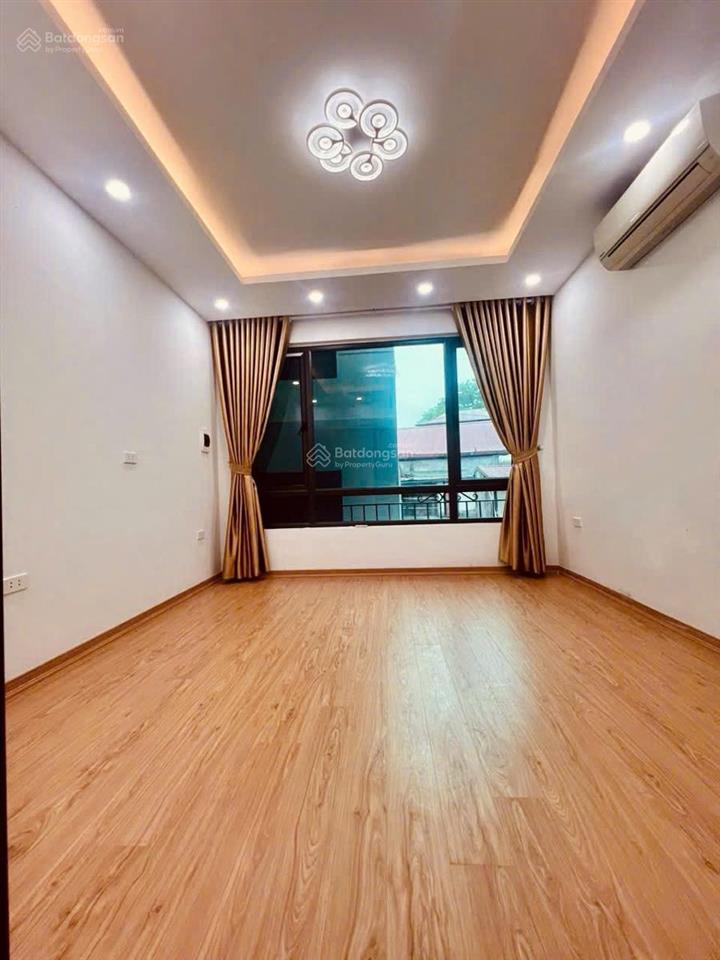 Siêu hiếm nhà đẹp 2 thoáng 5 tầng mặt tiền đẹp ôtô đỗ,3 ngủ giá chỉ có 6,3tỷ quận hai bà trưng