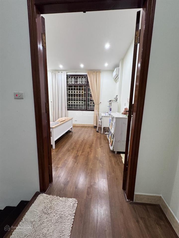 Kim ngưu 2 thoáng dt 35m cách ôtô 9m có sân để xe, nhà 5 tầng 4 ngủ đẹp long lanh. giá 6,5tỷ
