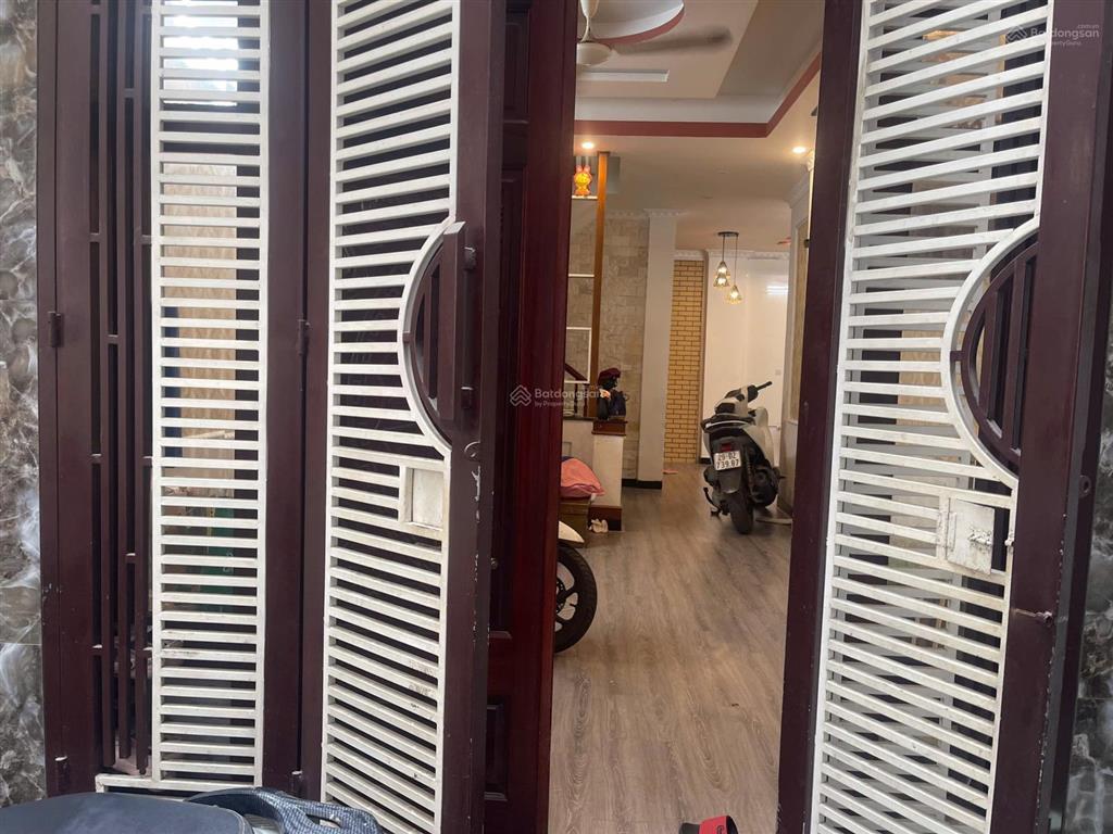 Hàng hiếm. 30m bạch mai mặt tiền 4m nhà 4 tầng, giá chỉ có hơn 5 tỷ