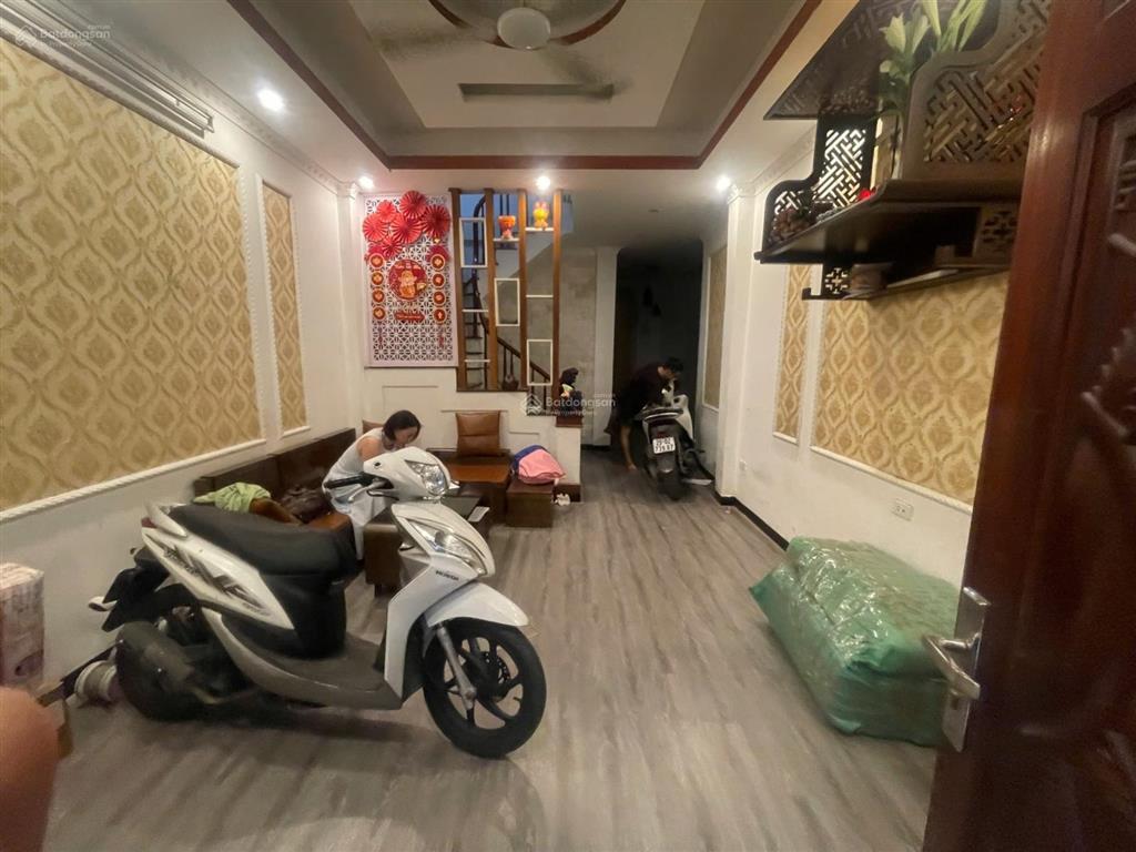 Hàng hiếm. 30m bạch mai mặt tiền 4m nhà 4 tầng, giá chỉ có hơn 5 tỷ