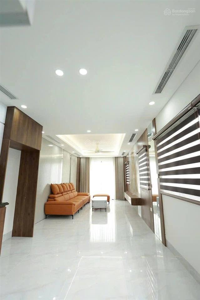Hiếm nhà minh khai lô góc sổ 25m nhà 3 tầng giá 4,5 tỷ