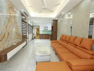 Minh khai hai bà trưng căn góc 40m 6 tầng 5 ngủ ngõ ôtô. giá hơn 7 tỷ