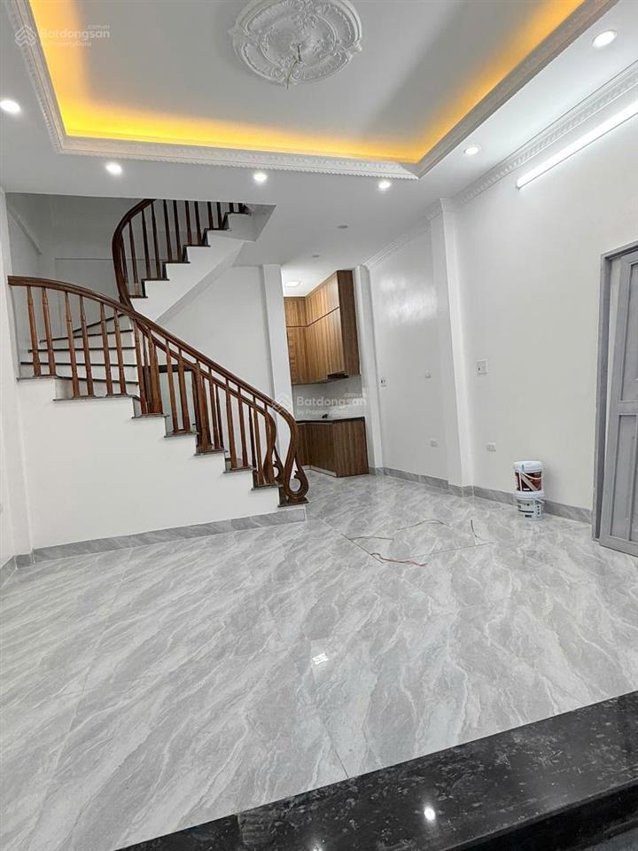 Lò đúc 40m2, 5tầng, mt 4m, căn góc 2 thoáng, 3ngủ, nhà mới full nội thất. giá 6,5tỷ không quy hoạch