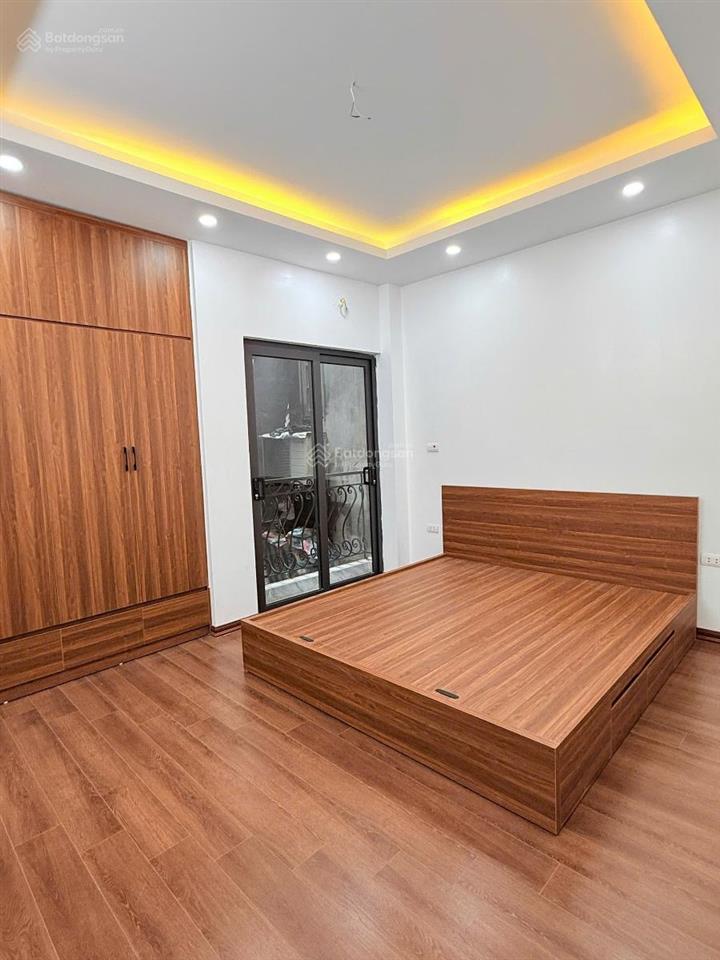 Lò đúc 40m2, 5tầng, mt 4m, căn góc 2 thoáng, 3ngủ, nhà mới full nội thất. giá 6,5tỷ không quy hoạch