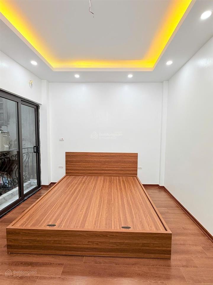 Lò đúc 40m2, 5tầng, mt 4m, căn góc 2 thoáng, 3ngủ, nhà mới full nội thất. giá 6,5tỷ không quy hoạch