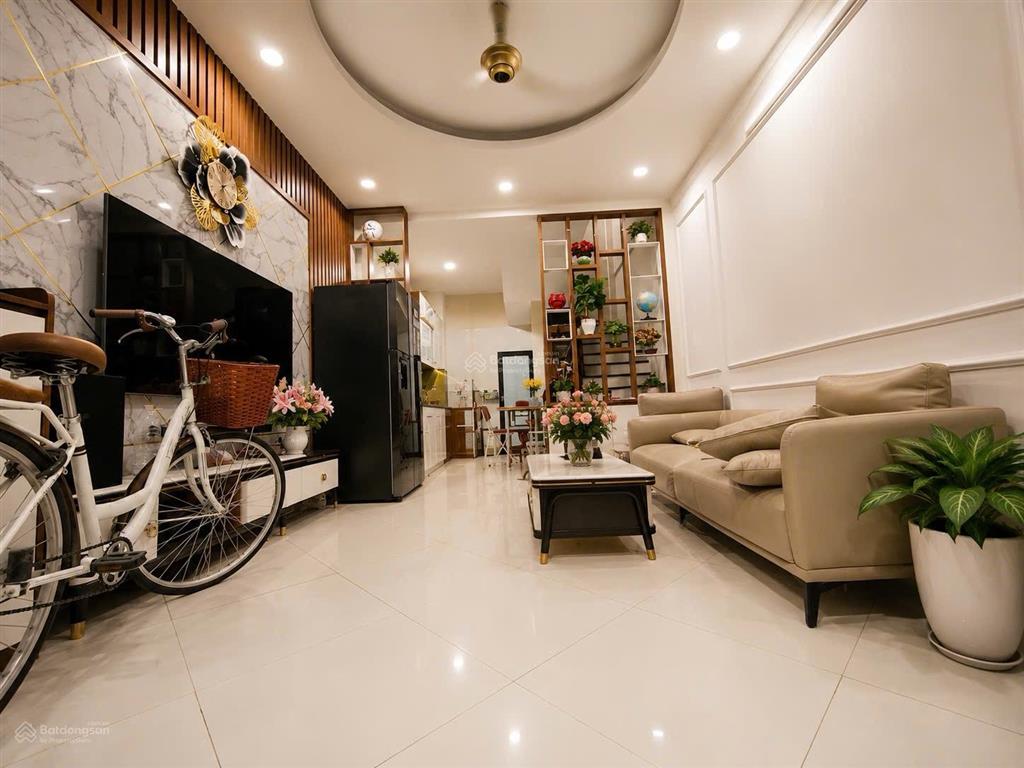 Ô tô đỗ cửa phố tân mai, 2 thoáng vĩnh viễn, dân xây sđcc, sân riêng, 31m²  3 ngủ, giá 6,4 tỷ