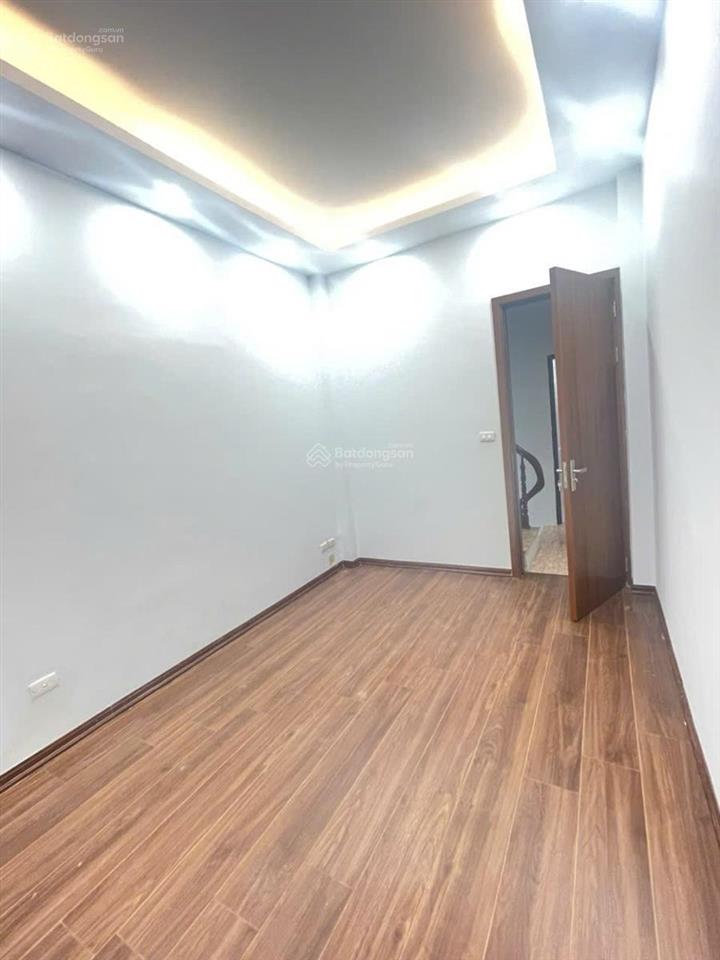 Trương định ngã tư chợ mơ, 30m, ngõ thông 2 thoáng gần phố, 4 tầng đẹp giá chỉ 5,8 tỷ