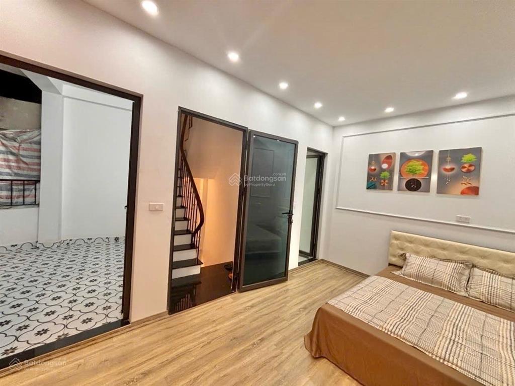 Lò đúc hàng hiếm trung tâm hai bà trưng 20m ra phố thoáng trước sau full nội thất, 4 ngủ 5 tầng
