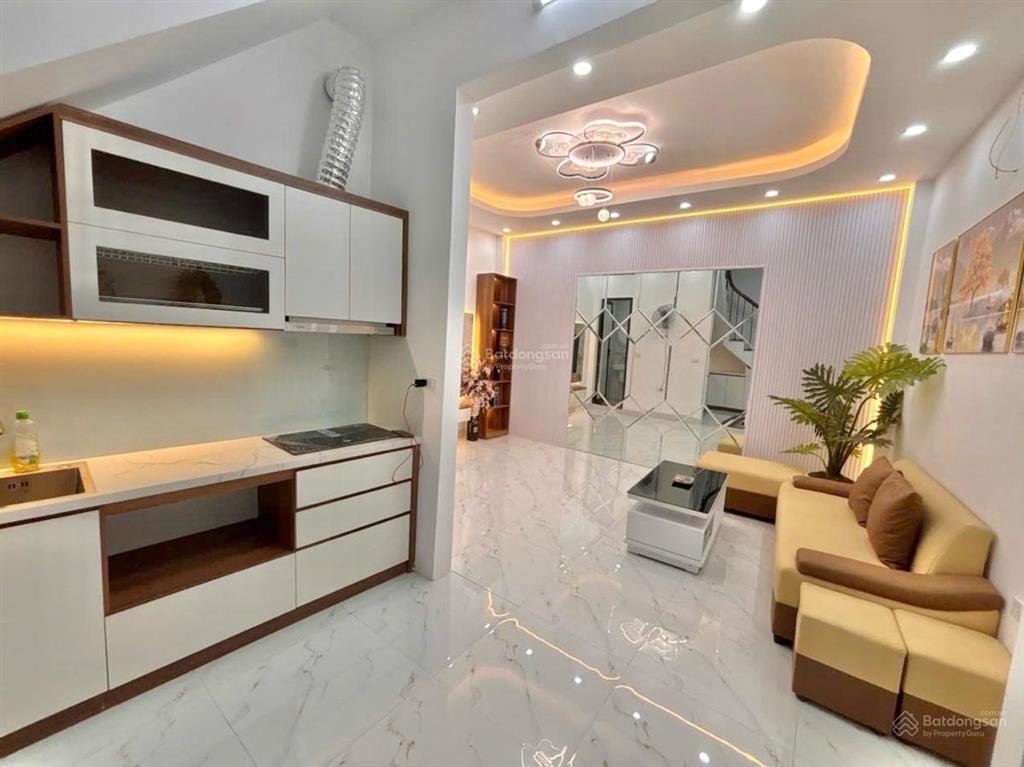 Lò đúc hàng hiếm trung tâm hai bà trưng 20m ra phố thoáng trước sau full nội thất, 4 ngủ 5 tầng