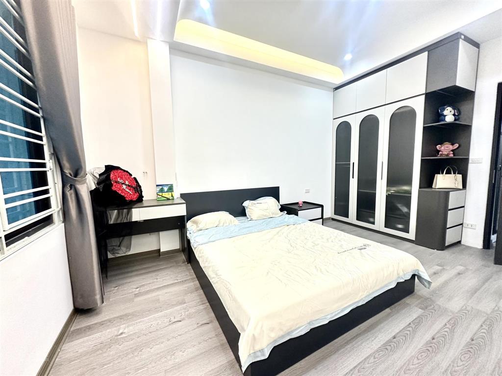 Bán nhà minh khai 6,45 tỷ 5 tầng 3 phòng ngủ, nhà mới full nội thất, sổ riêng, không quy hoạch