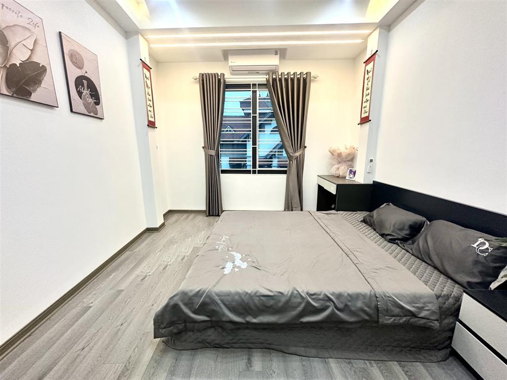 Bán nhà minh khai 6,45 tỷ 5 tầng 3 phòng ngủ, nhà mới full nội thất, sổ riêng, không quy hoạch