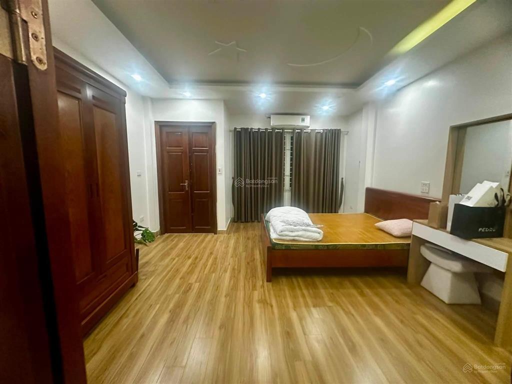Vĩnh hưng ô tô đỗ cửa, 2 thoáng, sổ đẹp 32m2, nhà dân xây 4 ngủ, đã quy hoạch ổn định