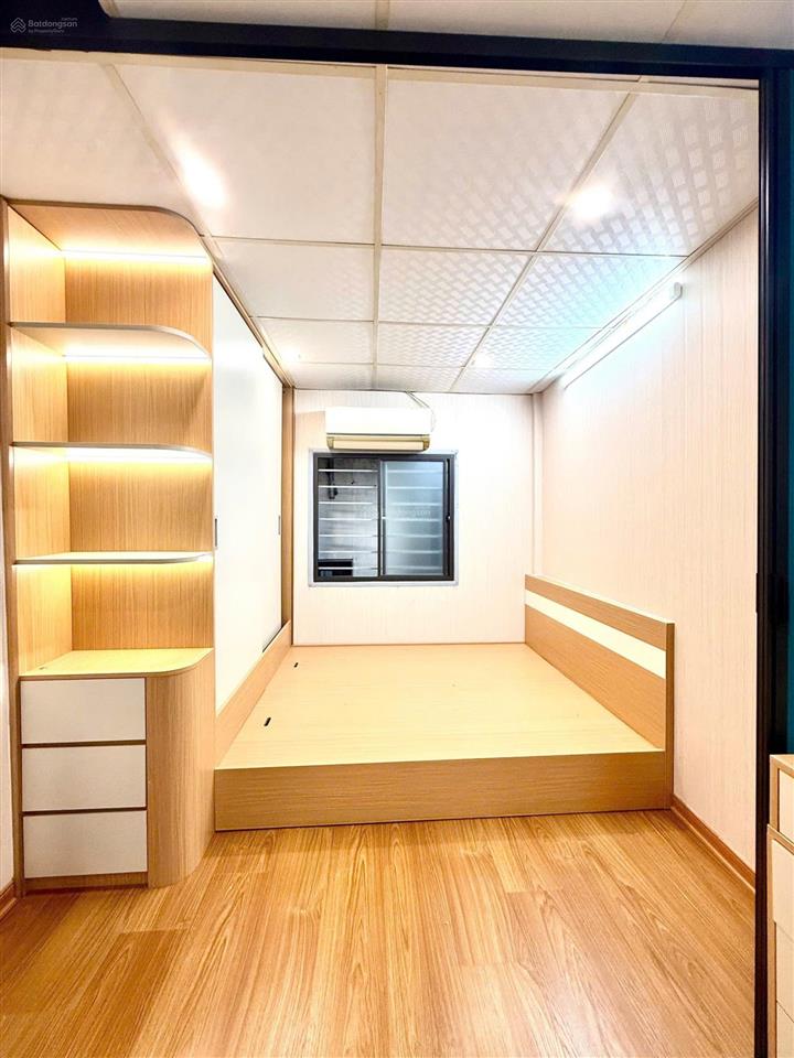 Gấp gấp khâm thiên trung tâm quận đống đa sổ đỏ nhà 6 tầng, 4 ngủ, ngõ thông giá chỉ 3tỷ. không qh