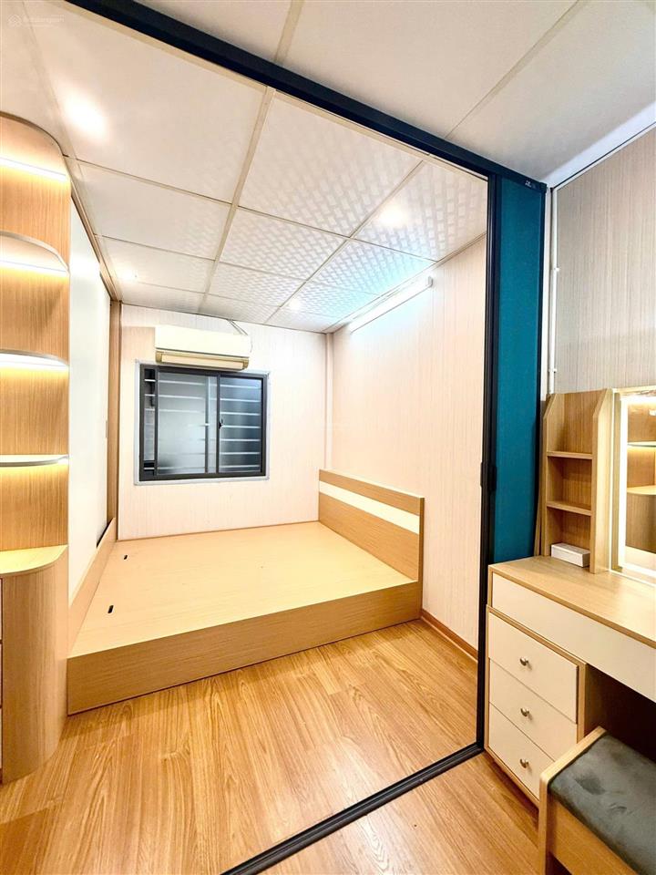 Gấp gấp khâm thiên trung tâm quận đống đa sổ đỏ nhà 6 tầng, 4 ngủ, ngõ thông giá chỉ 3tỷ. không qh