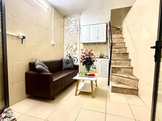 Gấp gấp khâm thiên trung tâm quận đống đa sổ đỏ nhà 6 tầng, 4 ngủ, ngõ thông giá chỉ 3tỷ. không qh