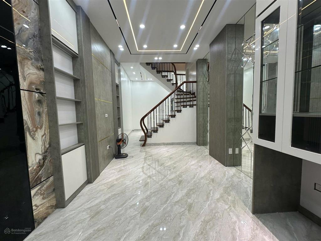 Minh khai, lô góc, ngõ thông kinh doanh, 50m2 x 5 tầng full nội thất, không qh, nhiều tiện ích