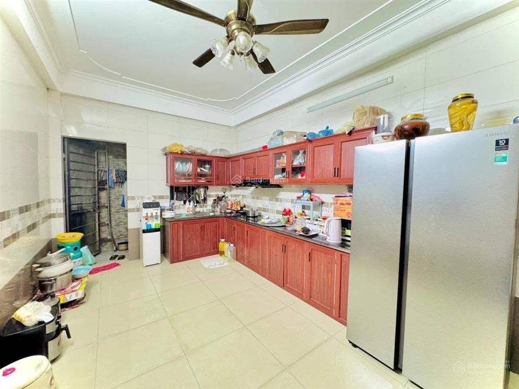 Cần bán gấp nhà tân mai 29m2, 4 tầng, 3 ngủ, căn góc thoáng, sổ đỏ, giá 4,3 tỷ
