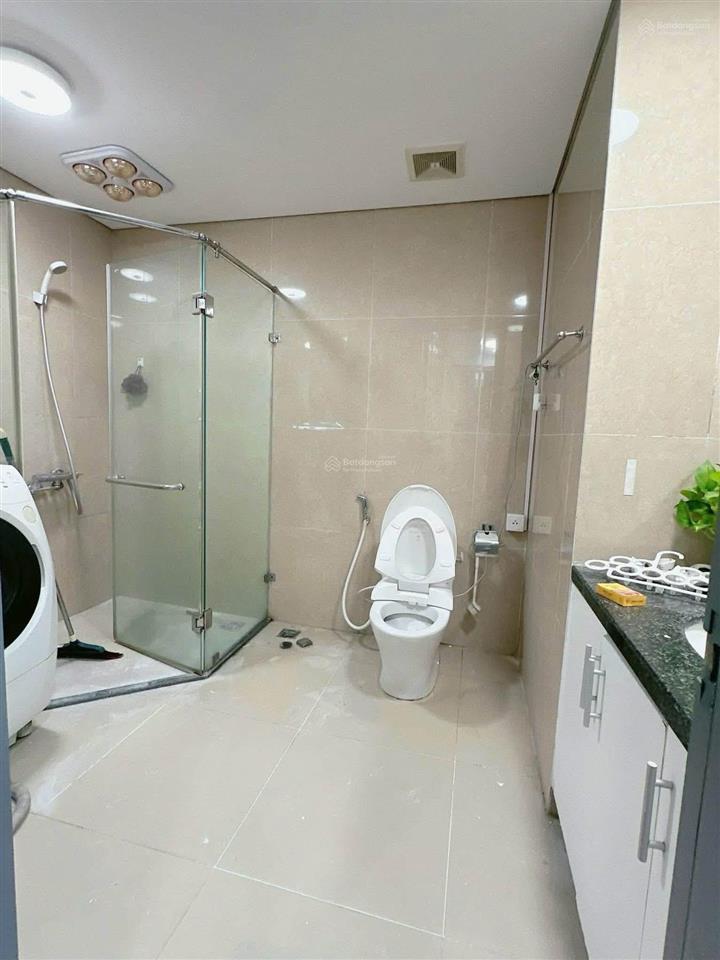 Cần bán gấp căn cc 21 lê văn lương, diện tích 89m, 3 ngủ, nhà thoáng mát, lộng giá 7,5 tỷ