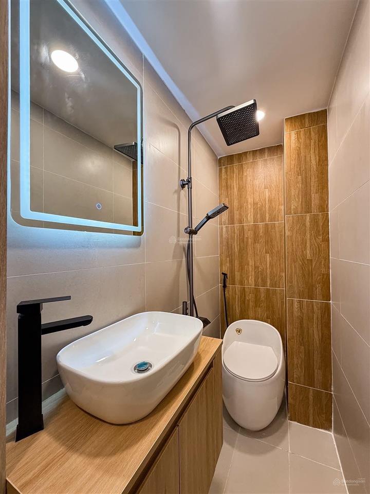 Bàu cát hàng hiếm còn sót lại 1 căn giá hời nhà đẹp 2 tầng 23m2 công nhận vài bước ra mặt tiền giá