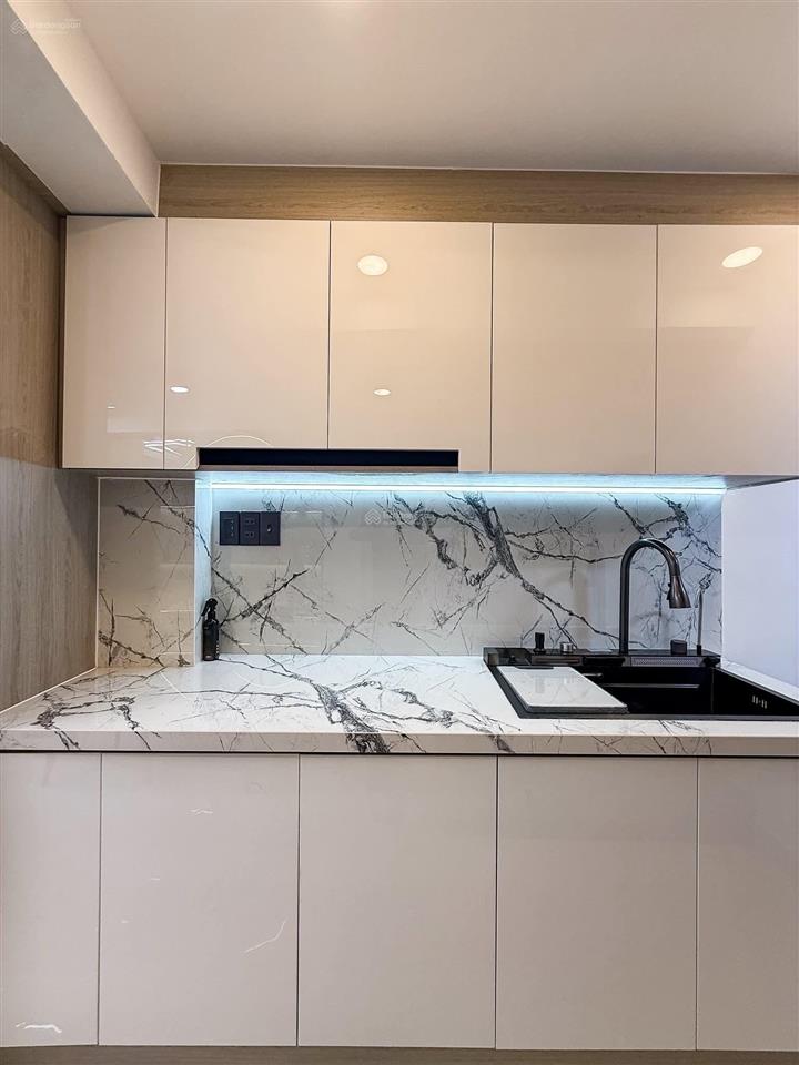 Bàu cát hàng hiếm còn sót lại 1 căn giá hời nhà đẹp 2 tầng 23m2 công nhận vài bước ra mặt tiền giá