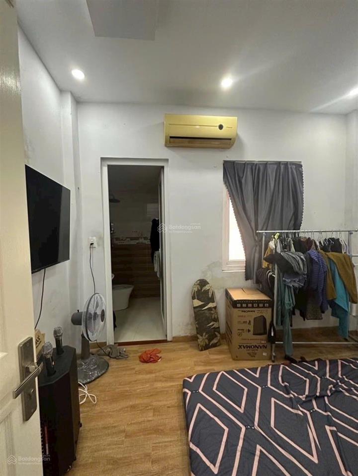 Ubnd tân phú sát bàu cát tân bình nhà 2 tầng x 30 m 2 phòng 2 wc nhà đúc kiên cố còn mới