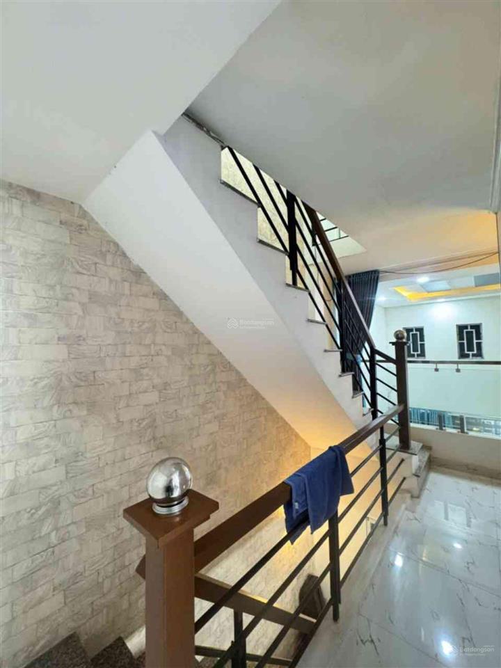 B.á.n nhà 3 tầng  đỗ xuân hợp cạnh global city  tiện ích vây quanh