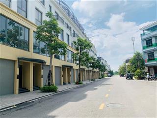 Nhà ở lk sẵn sổ 5 tầng xẻ khe cực đẹp  cho em để có nhà đẹp 0378 565 ***