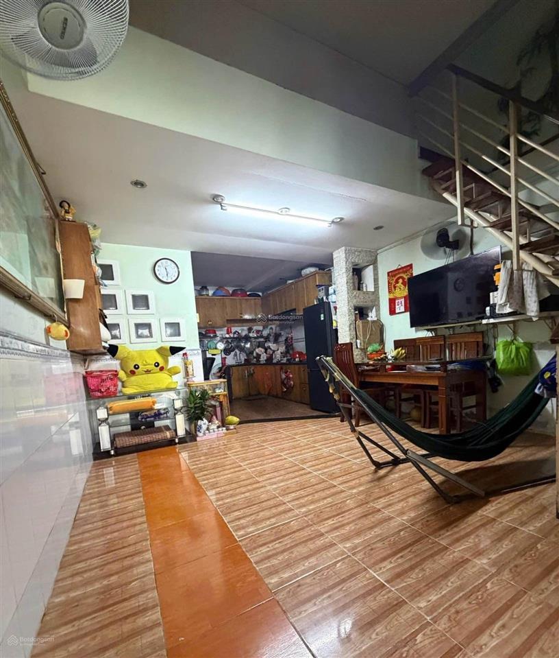 Gần aeon bình tân  kinh dương vương  bến xe miền tây  hèm 4m  nhà 2 tầng 4*9,5m  nhĩnh 3 tỷ.