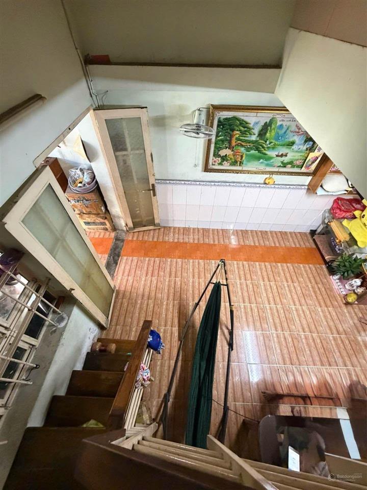 Gần aeon bình tân  kinh dương vương  bến xe miền tây  hèm 4m  nhà 2 tầng 4*9,5m  nhĩnh 3 tỷ.
