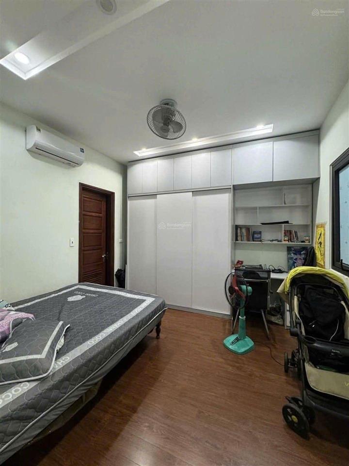 Đẹp, hiếm nguyễn khuyến chỉ 15.x tỷ gara ô tô mặt tiền 5m 5 tầng vài bước ra hồ văn quán.0931 706 ***